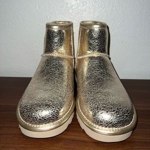 UGG Classic Mini Metallic Sparkle “Soft Gold” Women’s Size 6. Brand New W/O Box